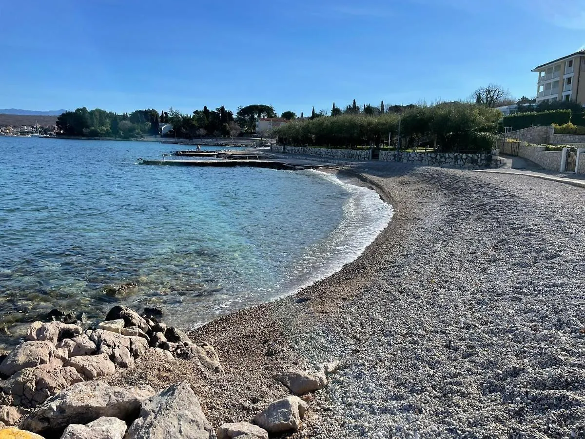 Apartment Fortuna In Malinska- 100M From The Beach 0*, Malinska Croatia