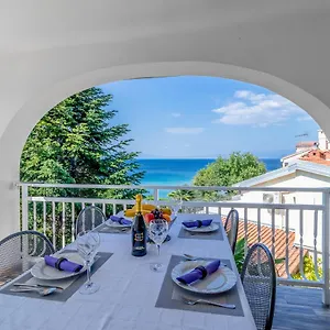 Maestral Apartment