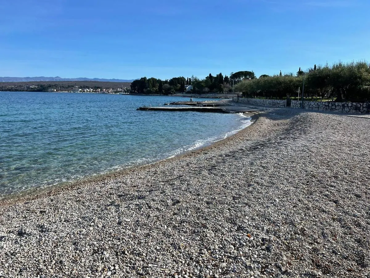Apartment Fortuna In Malinska- 100M From The Beach  Malinska